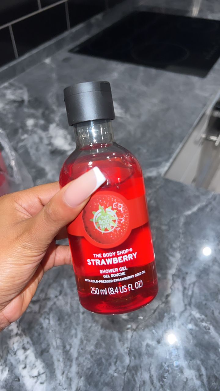 Body Shop Strawberry Shower Gel OA Cosmetics